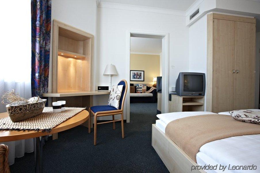 Intercityhotel Ρόστοκ Δωμάτιο φωτογραφία