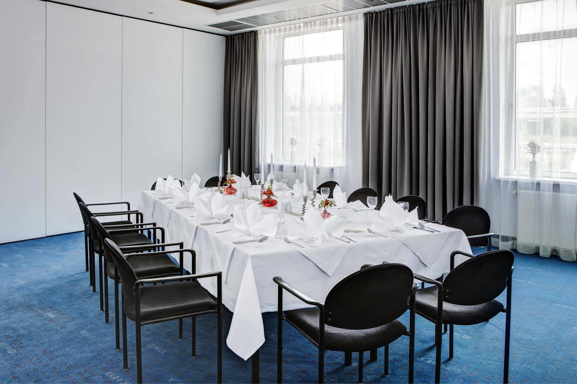 Intercityhotel Ρόστοκ Εξωτερικό φωτογραφία