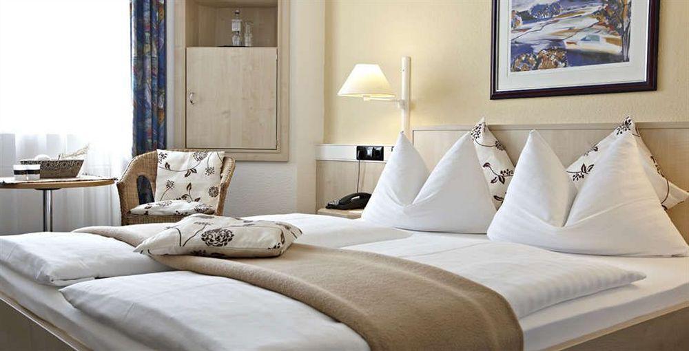 Intercityhotel Ρόστοκ Δωμάτιο φωτογραφία